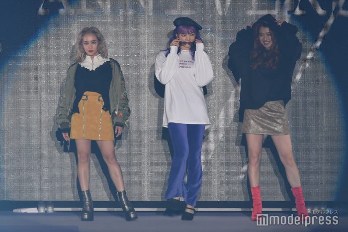 左から:YURINO、須田アンナ、武部柚那