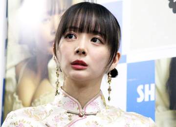 「すんごい」「迫力♡」170cm美人タレントが完璧 ラインくっきり＆ノースリ自撮りに「トリプル役満美人発見♥」