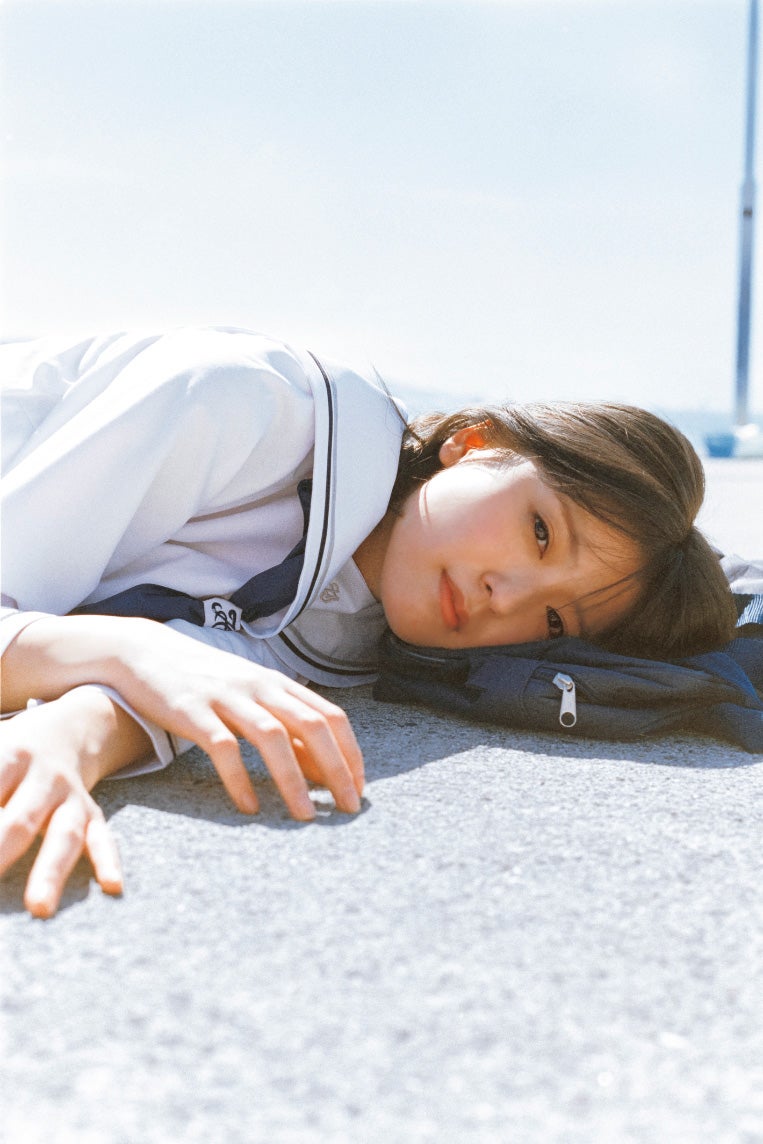 工藤美桜1st写真集『KIMINOMIO』より（提供写真）