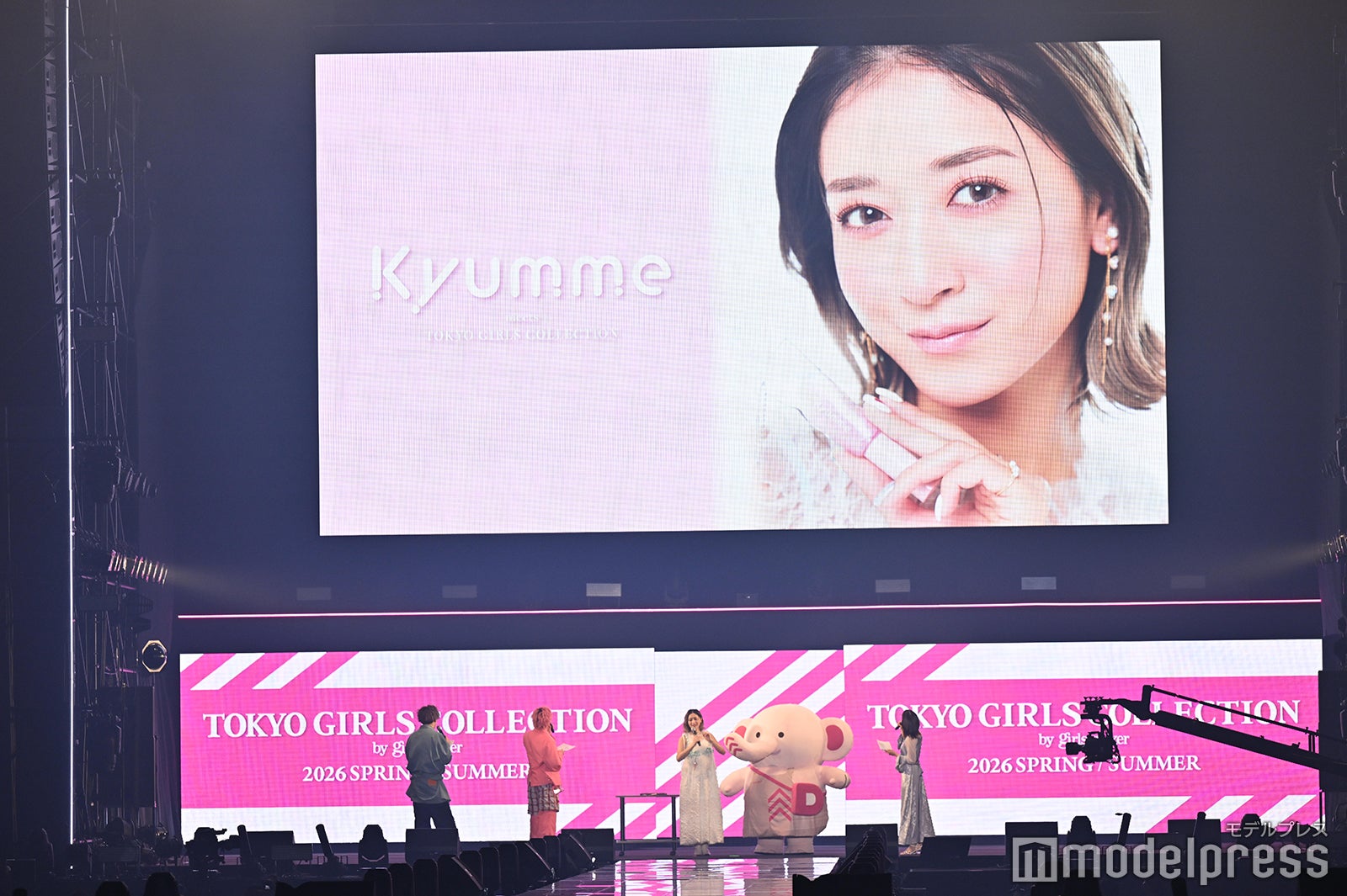 ステージの様子（C）モデルプレス