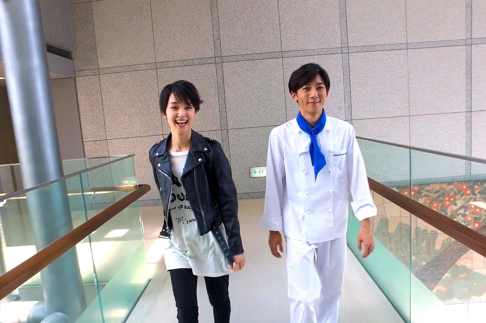 剛力彩芽＆高橋一生、笑顔全開でダンス共演