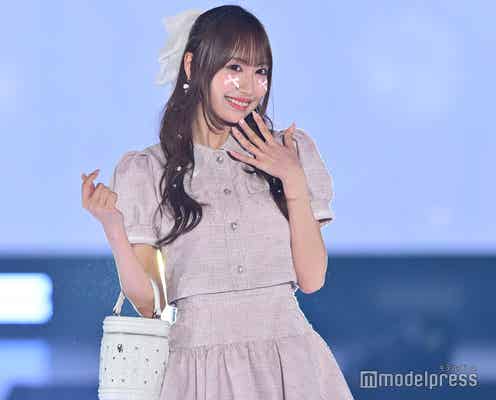 SKE48野村実代、頬のリボンに視線集中 ミニスカセットアップでガーリーに【GirlsAward 2025SS】