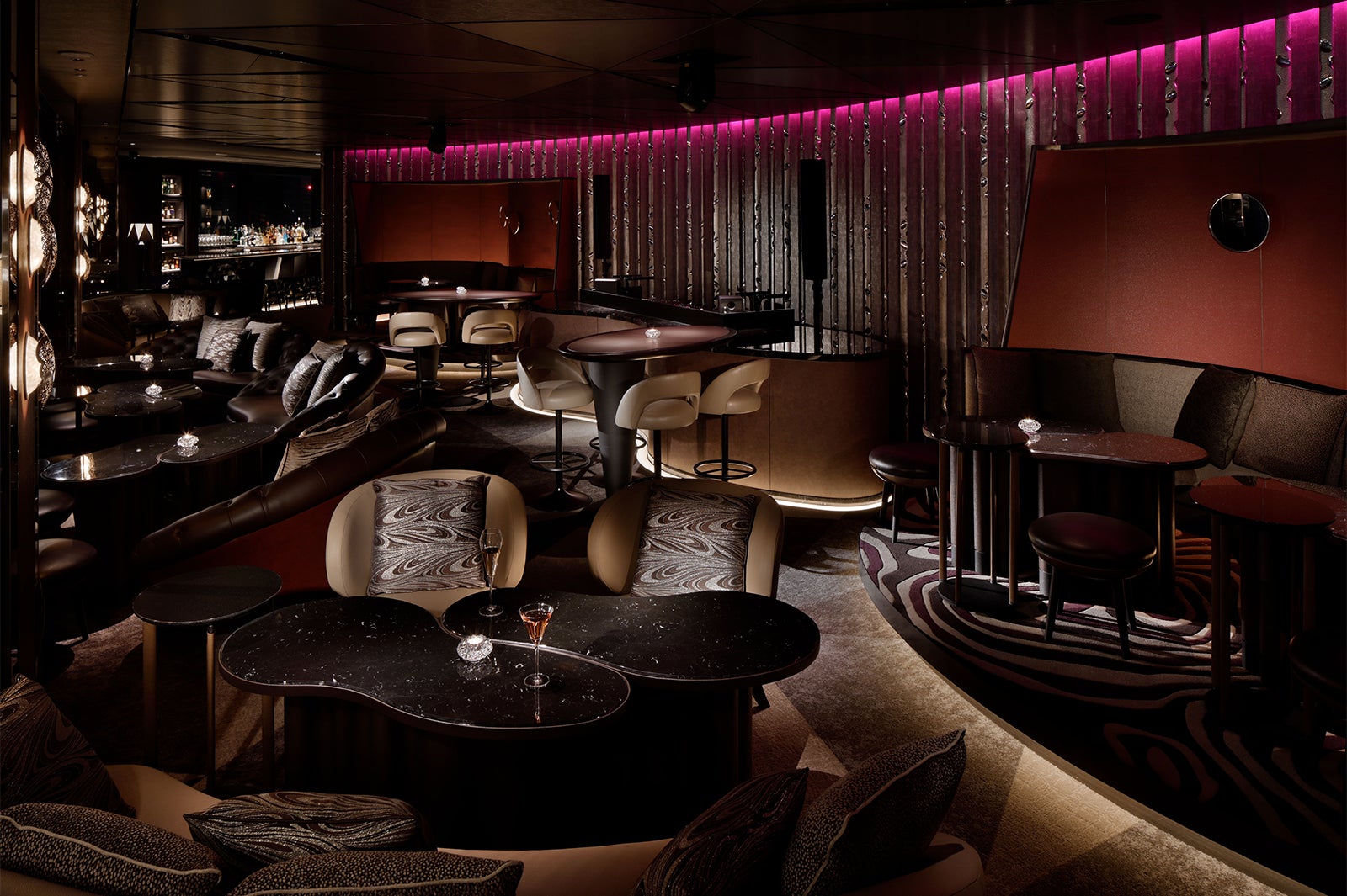 NINE BAR（提供画像）