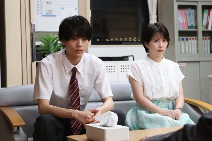 水沢林太郎、志田未来「ビリオン×スクール」第1話より(C)フジテレビ