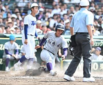甲子園騒然！花巻東 1死三塁から右翼前方への飛球→相手の守備の隙を突いて好走塁で生還 解説「すごいですよ。なかなかできないプレー」