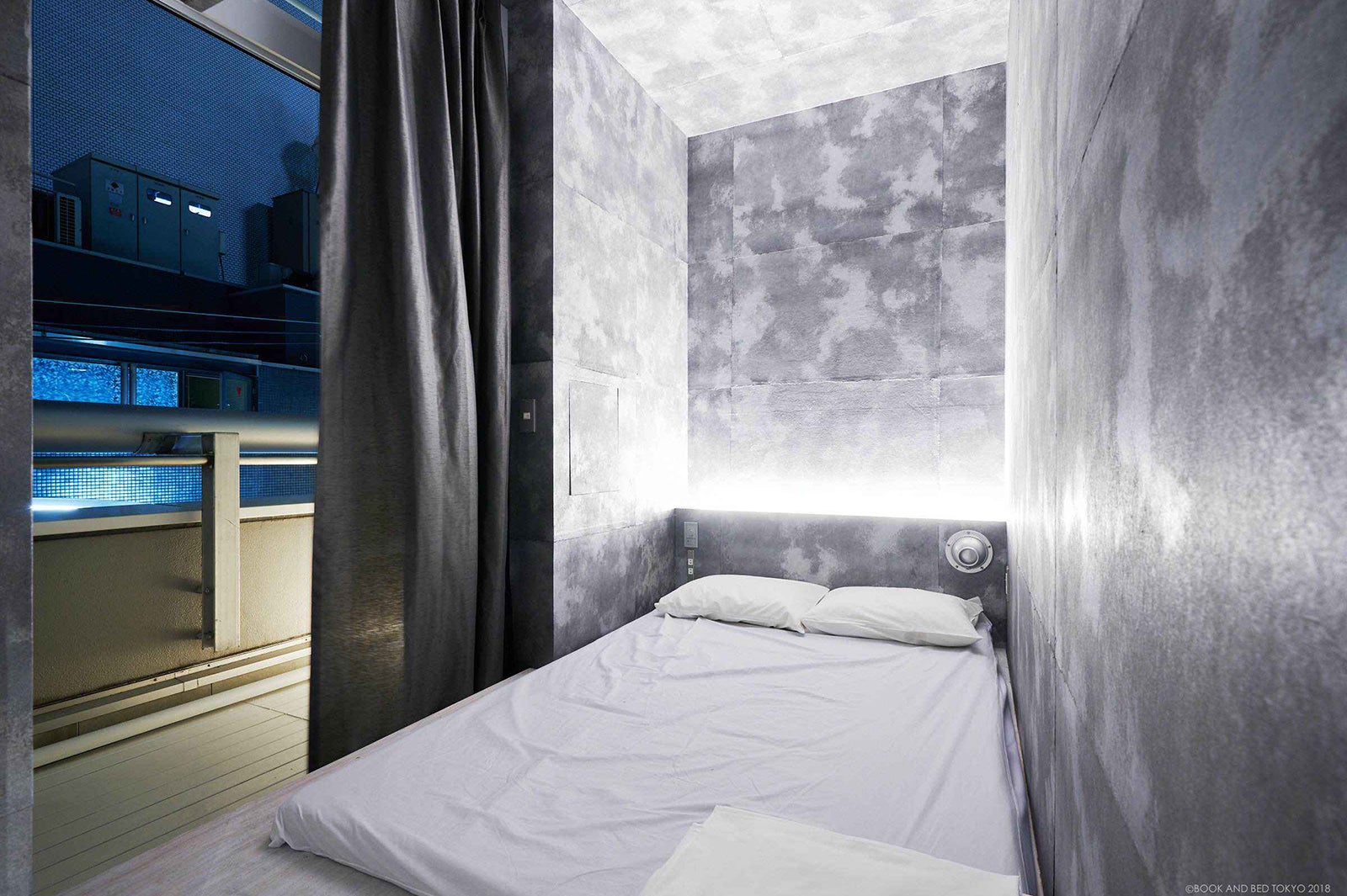 SUPERIOR ROOM ¥12,000～（C）BOOK AND BED TOKYO 2018