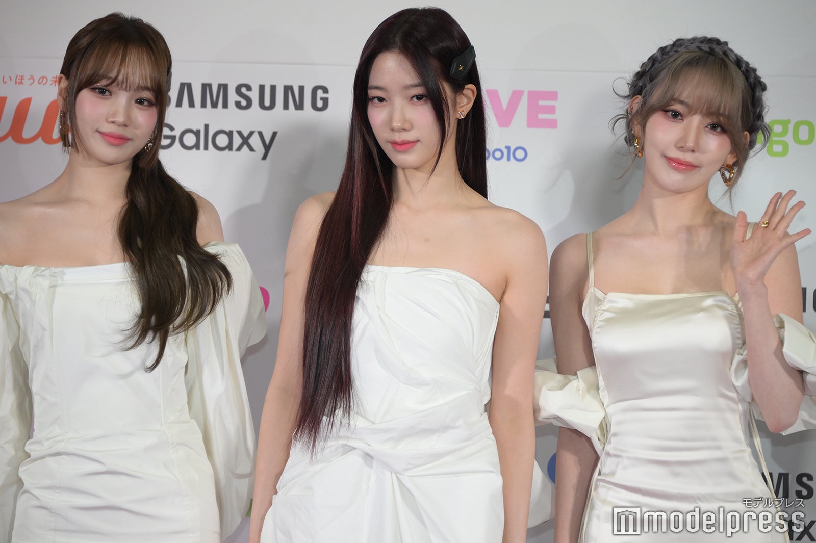 LE SSERAFIM／KIM CHAEWON（キム・チェウォン）、KAZUHA（カズハ）、SAKURA（サクラ）（C）モデルプレス