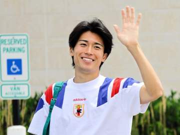 中村敬斗 26歳誕生日を所属クラブが祝福、流暢英語でやりとり W杯初ゴールは「amazing！」敗退にも言及