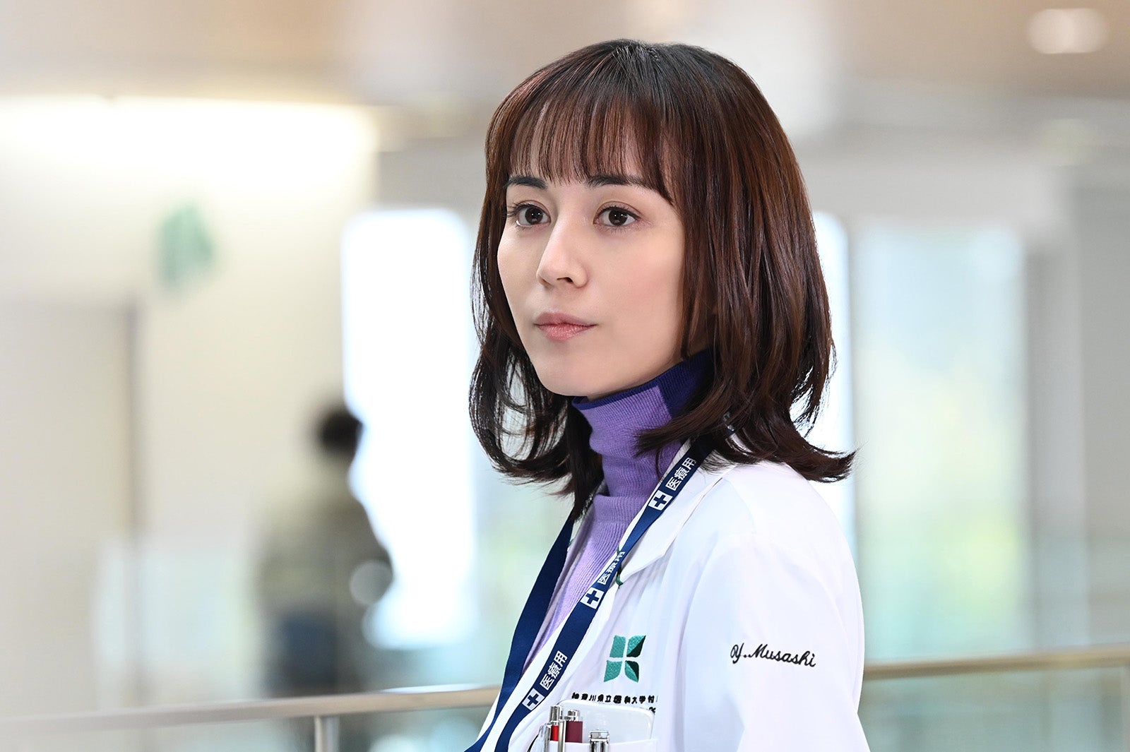 比嘉愛未／「大病院占拠」第1話（C）日本テレビ