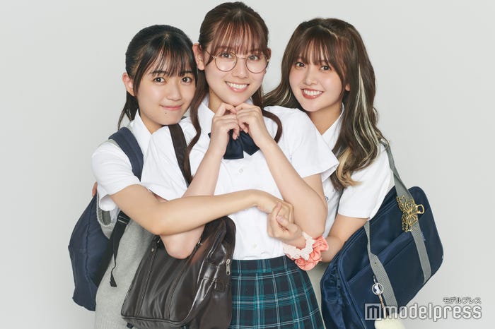 平尾帆夏、平岡海月、山下葉留花(C)モデルプレス