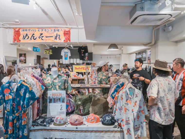 アパレル資材卸の1090、大阪で沖縄ブランドの期間限定店 総柄プリントや刺繍で楽しさ