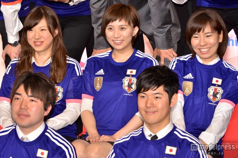 【写真中央】山本雪乃アナウンサー