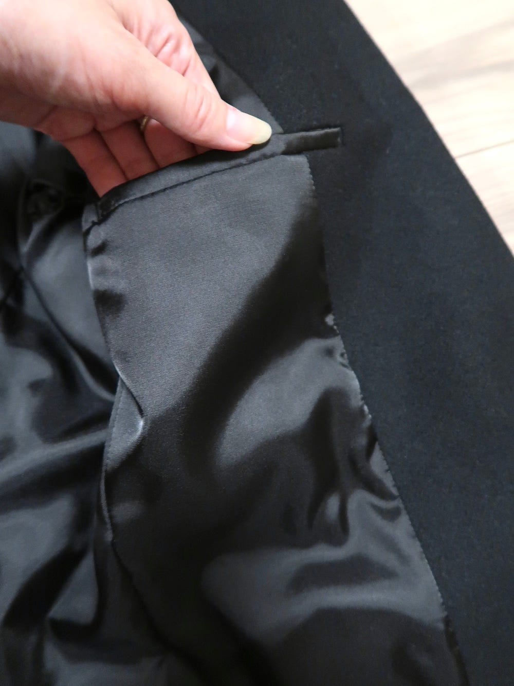 左胸の内側には内ポケットつきで、使い勝手も◎