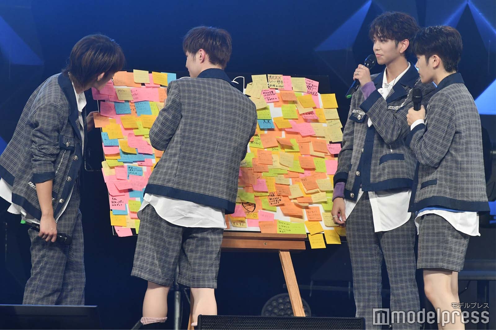 ファンからの質問を選ぶTOZ（C）モデルプレス