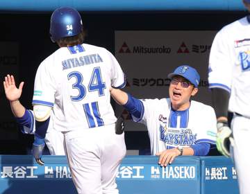 DeNA・相川監督「涙が出そうになった」 苦節8年目でプロ初打点の勝又に「室内で1人で打っていた。そういう姿をずっと見てきた」と感慨