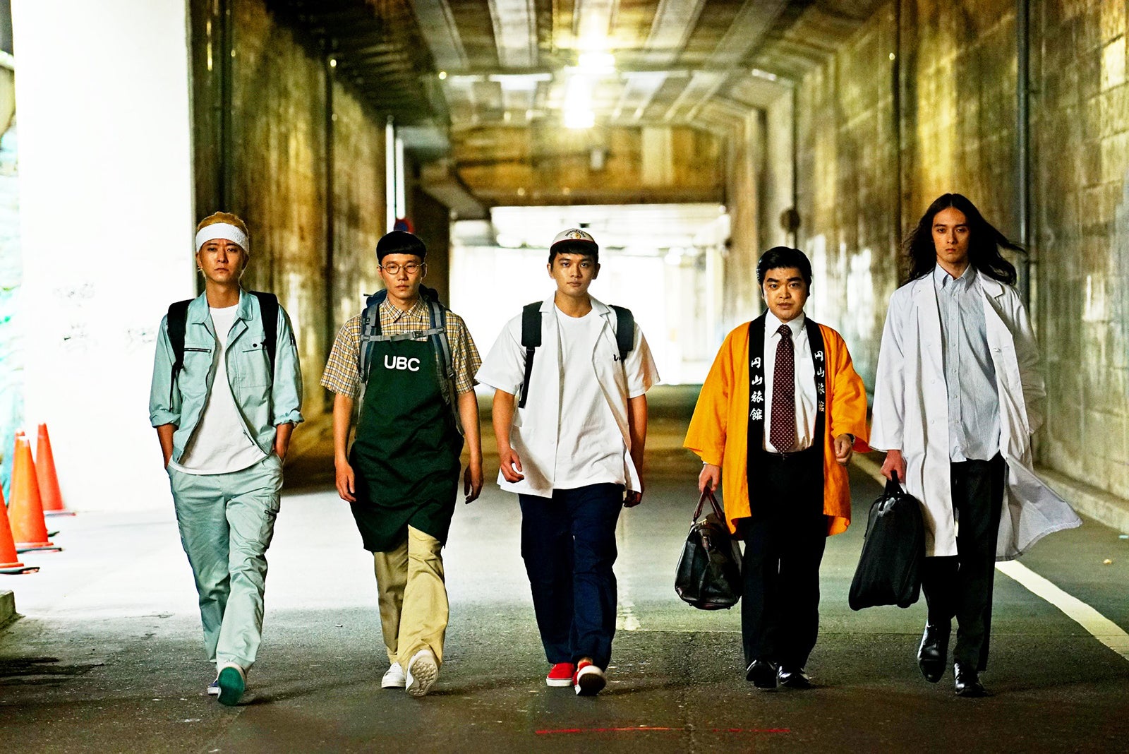 （左から）浅香航大、前原滉、北村匠海、加藤諒、栗原類（C）2020イーピャオ・小山ゆうじろう／集英社・映画「とんかつDJアゲ太郎」製作委員会