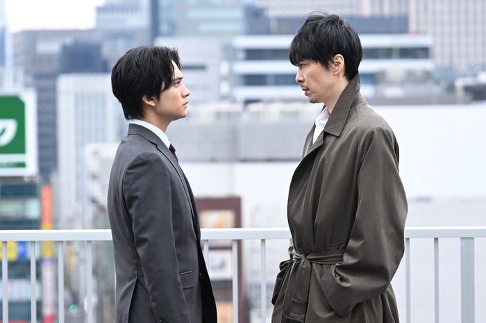北村匠海、長谷川博己「アンチヒーロー」第3話より(C)TBS