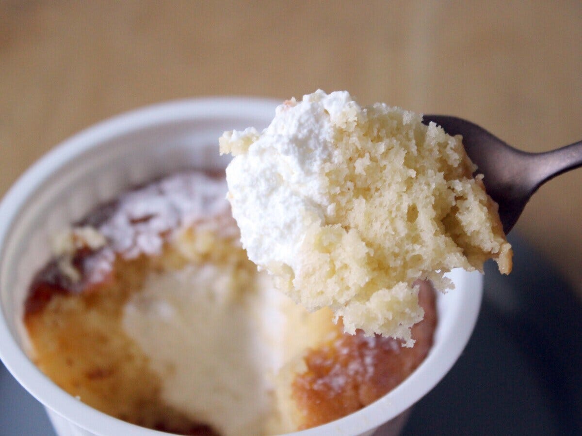 一般的なサバランに比べると、生地はふわふわ