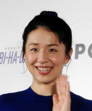 「どこのモデルかと」「筋肉の長澤まさみ感」「あいみょん♥」ロング髪の浜口京子のデニム私服姿に反響 2日で1730万件表示