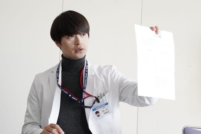 瀬戸康史「院内警察」第2話より(C)フジテレビ/共同テレビ