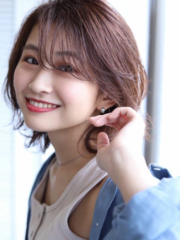 猫っ毛さんにおすすめの髪型16選 柔らかい髪だから出来るふんわりヘアスタイル モデルプレス 猫っ毛さんにおすすめの髪型16選 柔らかい髪だから出来るふんわりヘアスタイル モデルプレス