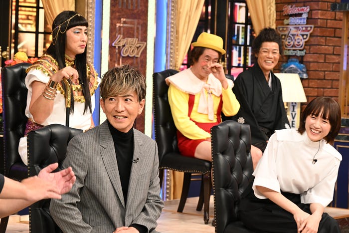(上段左から)徳井義実、福田充徳、名倉潤(下段左から)木村拓哉、綾瀬はるから (C)日本テレビ