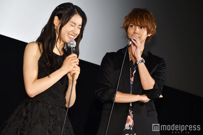 土屋太鳳、片寄涼太/「島ぜんぶでおーきな祭 第9回沖縄国際映画祭」舞台挨拶より(C)モデルプレス