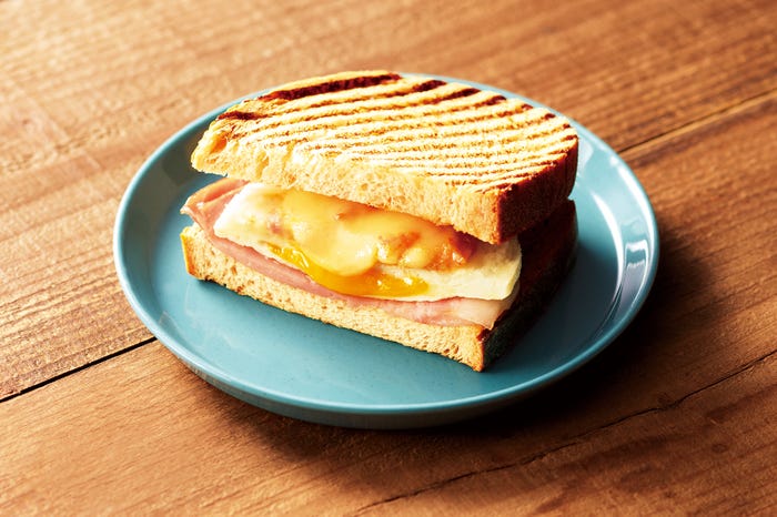 ホットサンド ハムエッグ¥380/画像提供:スターバックス コーヒー ジャパン