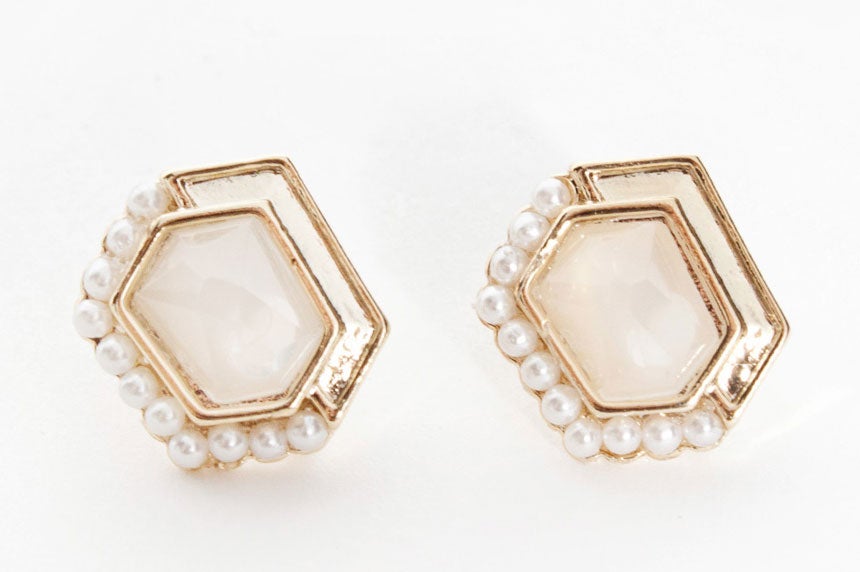 ポイントパールビジューピアス「DEPARTMENT」1,386円（税込）／画像提供：DEPARTMENT