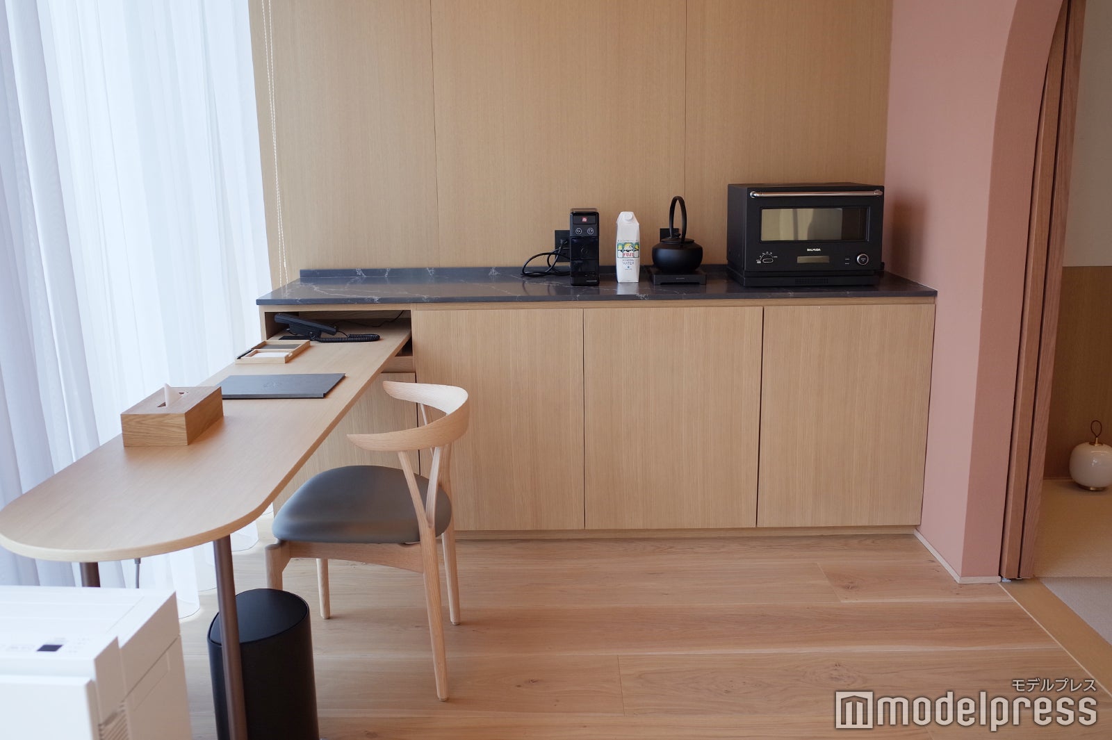 電子レンジや湯沸かしポット、飲料水、空気清浄機もあり／RETONA HAKONE（C）モデルプレス
