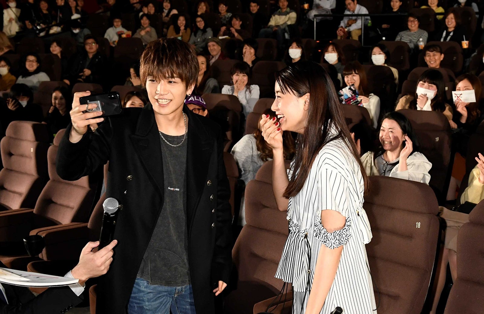 岩田剛典、山本美月（C）2018映画「去年の冬、きみと別れ」製作委員会