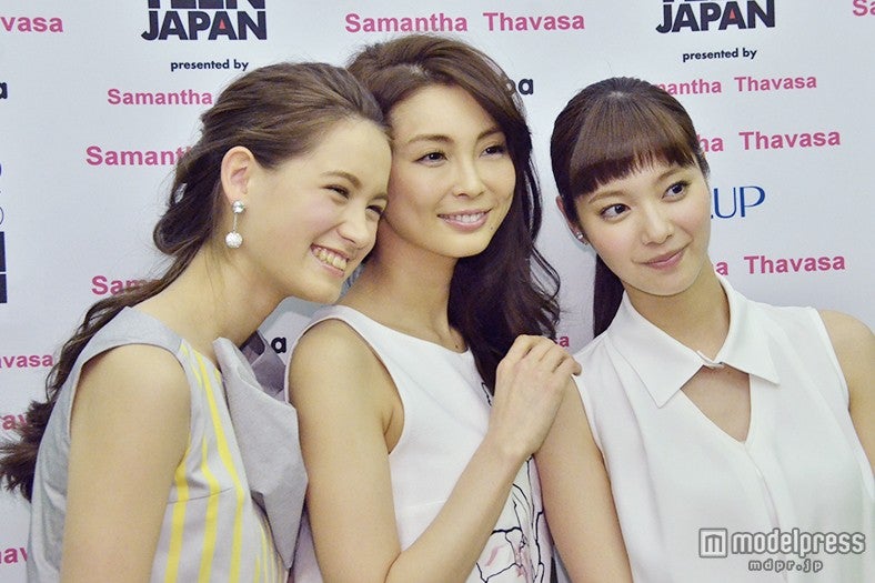 左より：トラウデン直美、押切もえ、新川優愛