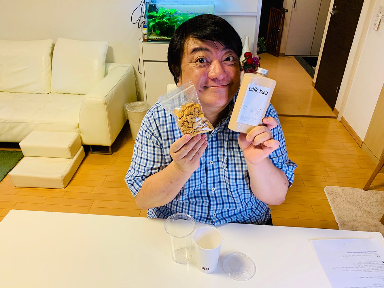 彦摩呂、話題のタルゴナミルクティーをレポ トレンドグルメに感嘆