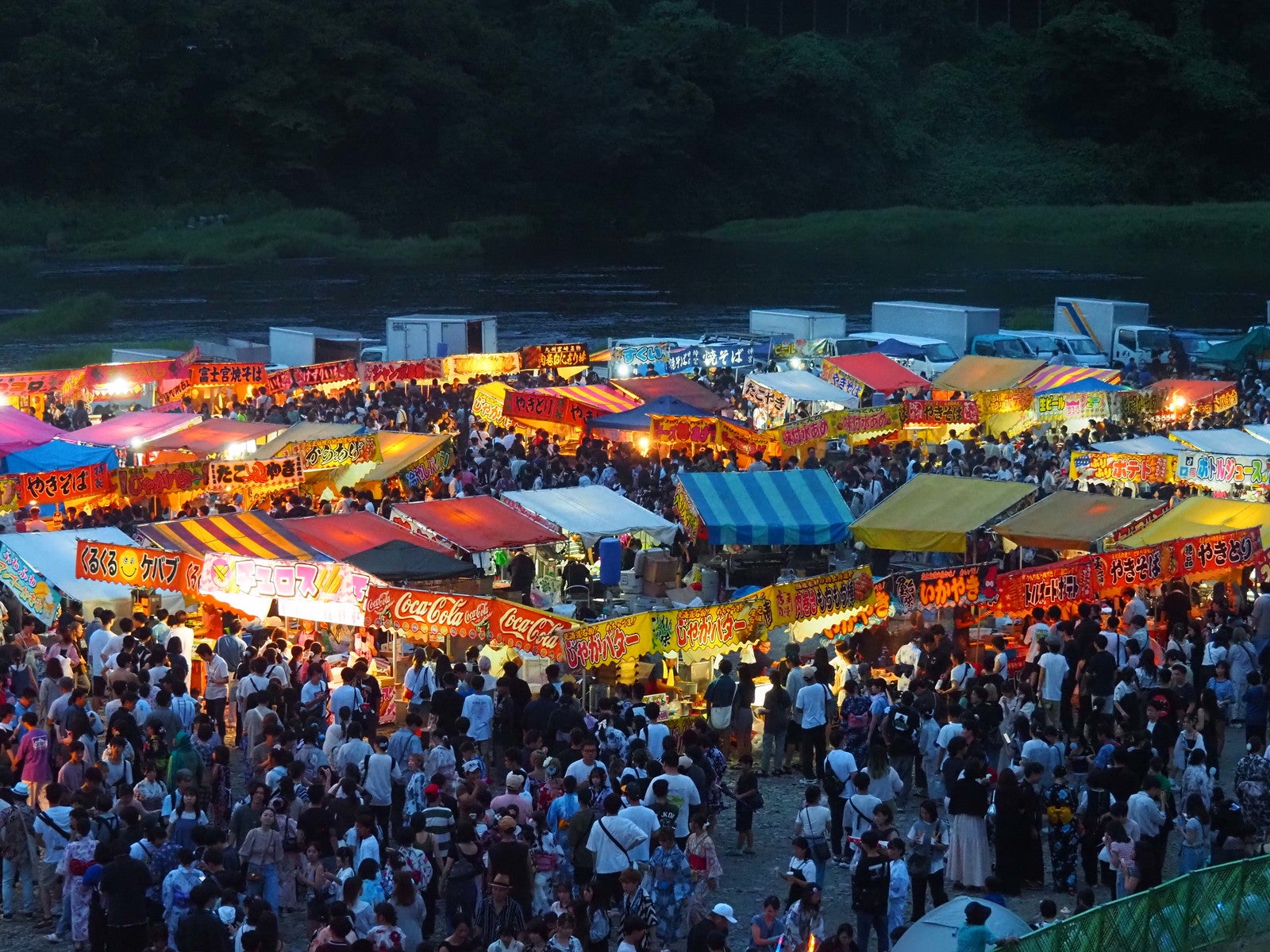 バラエティに富んだ屋台／提供画像