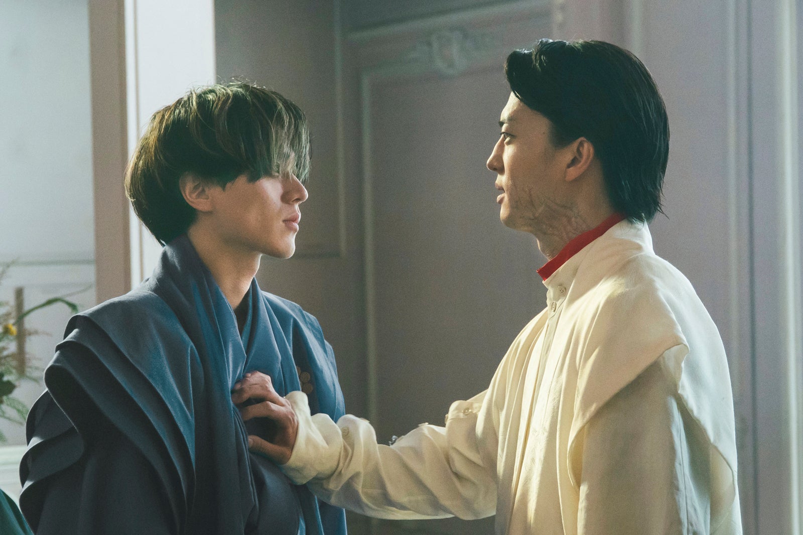 永瀬廉、伊藤健太郎「鬼の花嫁」場面写真（C）2026「鬼の花嫁」製作委員会