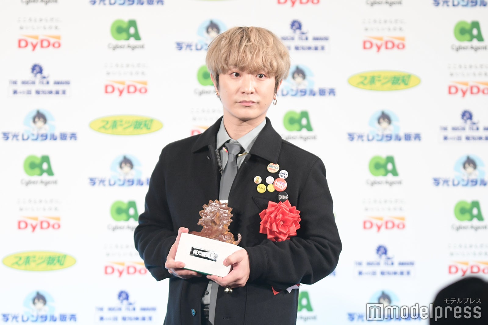 セカオワFukase、家族からも「殺人鬼役がピッタリ」と絶賛で新人賞　中村獅童が祝福も「菅田くんじゃなくてごめんね」＜第46回報知映画賞＞