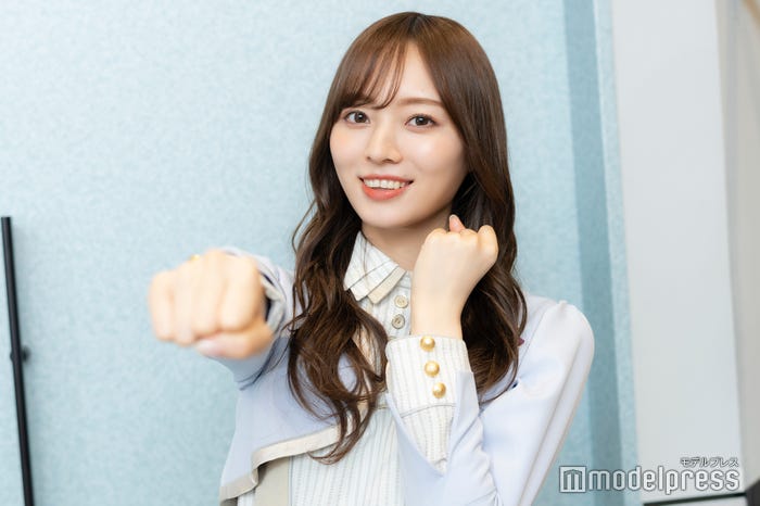 梅澤美波の“さゆりんごパンチ”(C)モデルプレス