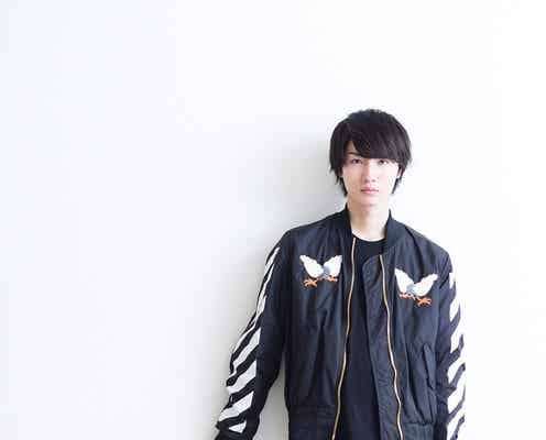 桜田通、スタイル際立つ私服をチェック ファッション、食生活、「絶対欠かさない」習慣も<Q&A>