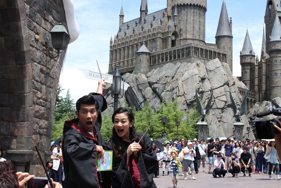 ハリー・ポッターエリアでコスプレ姿も披露／画像提供：関西テレビ