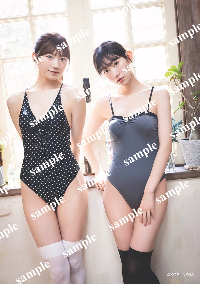 藤崎未夢、佐藤海里(紀伊國屋書店新潟店購入特典生写真)/写真:⽥中智久(C)KOBUNSHA