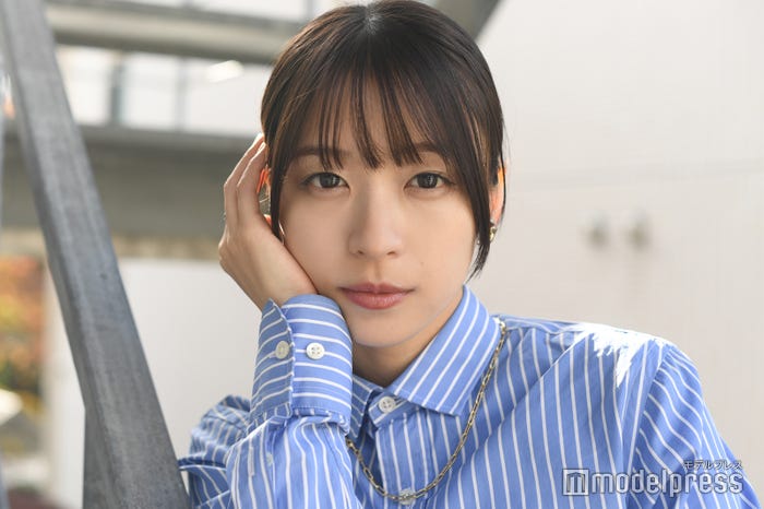 鳴海唯(C)モデルプレス