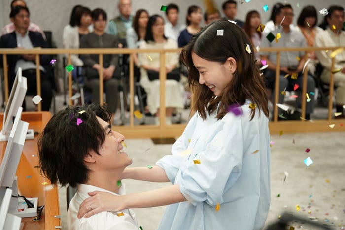 森本慎太郎、森川葵「街並み照らすヤツら」第9話より(C)日本テレビ