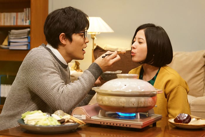 鈴木亮平、吉高由里子/「東京タラレバ娘」第9話より(C)日本テレビ