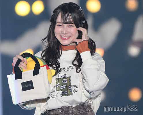 本田紗来、“ハートポーズ”でキュートな笑顔魅せる【関西コレクション 2024 A/W】