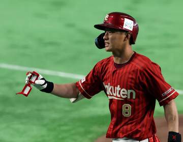 楽天・辰己 パフォーマンスグッズは「全部で何百万。お祭り枠って聞いてるんで」楽天カードメガネは打席途中で外す「全然見えなかった。まずいなと」