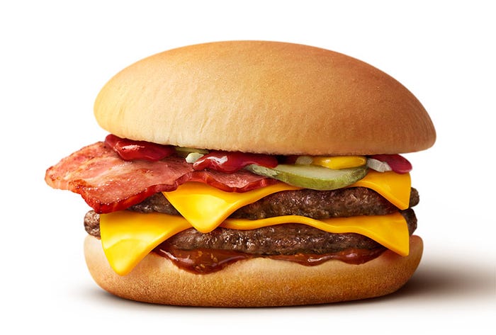 やきにくソースがグッとくるベーコンダブチ(愛称:ヤグチ)/画像提供:日本マクドナルド