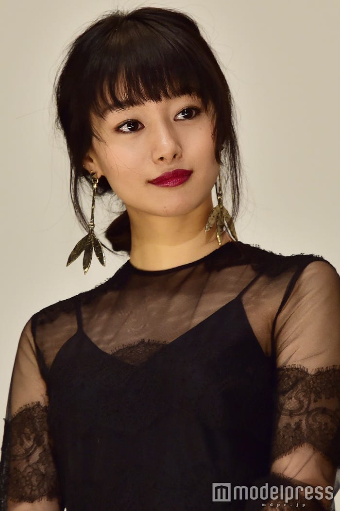 忽那汐里(C)モデルプレス