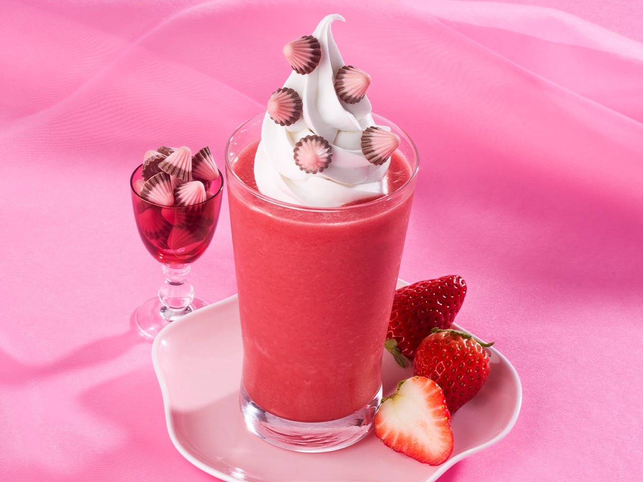 「アポロ」とのコラボレーションメニュー／提供画像