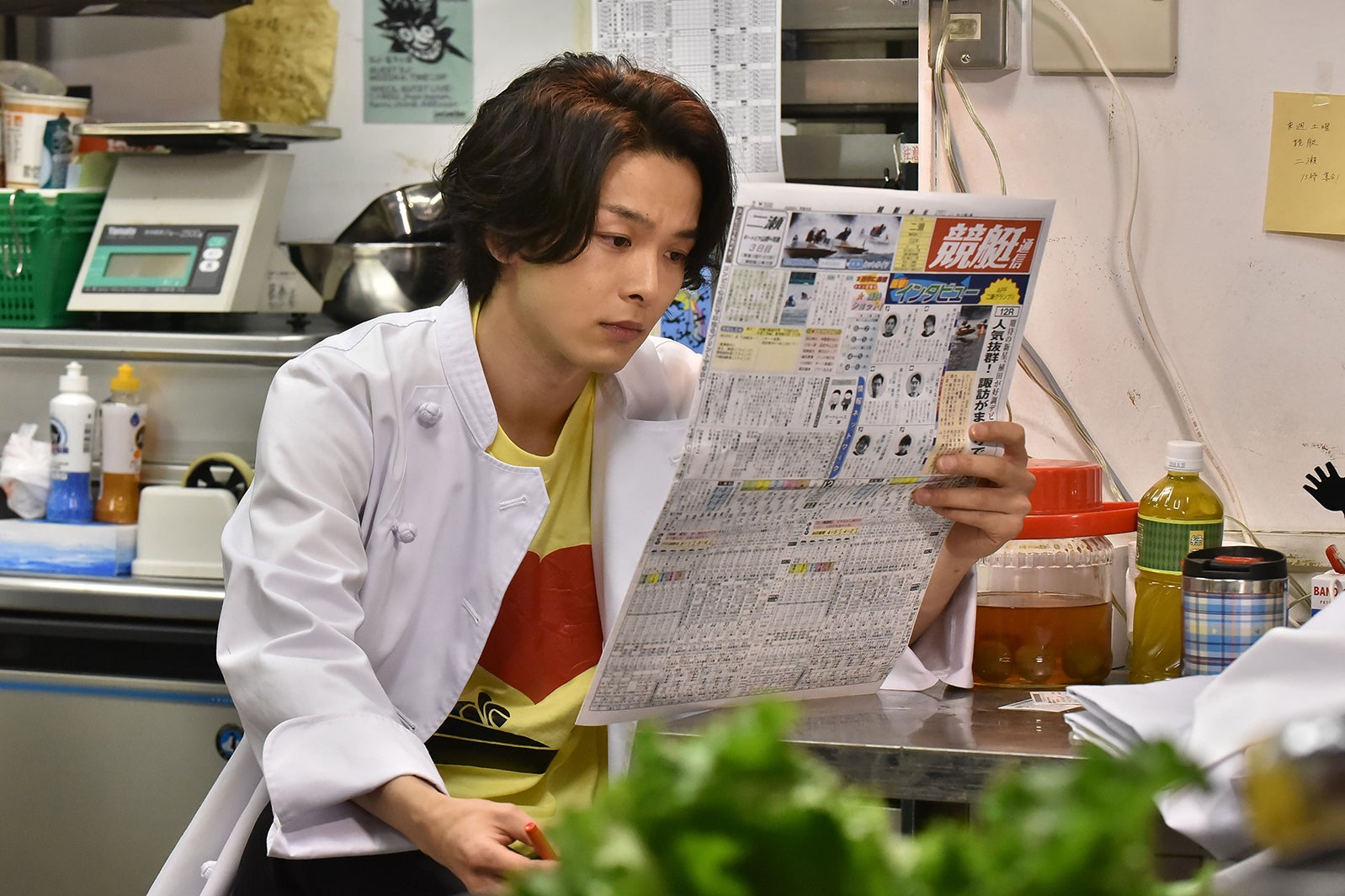 中村倫也／「崖っぷちホテル！」第1話より（C）日本テレビ