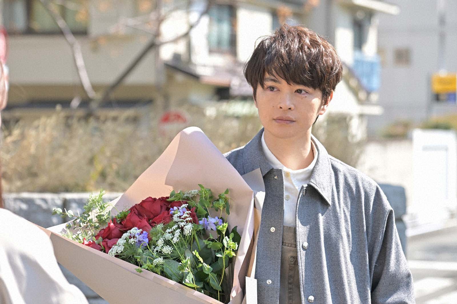 瀬戸康史「くるり～誰が私と恋をした？～」第1話より（C）TBS